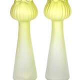 Two Art Nouveau green glass vases Glas Early 20th century - Foto 1