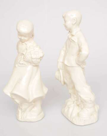 Paire de figurines en porcelaine Fille et gar&ccedil;on Porcelaine Mid-20th century - photo 1