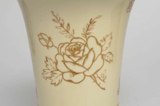 Painted porcelain vase Porcelain Early 20th century - photo 2