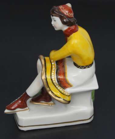 Figurine en porcelaine ``Fille aux patins`` Porzellan Mid-20th century - Foto 2