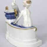 Figurine en porcelaine Fille nue avec un perroquet Porcelaine Early 20th century - photo 3