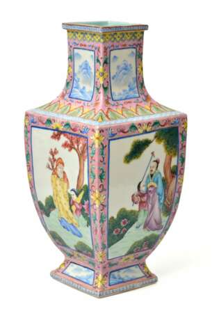 Vase chinois en porcelaine peinte Porcelaine 18th century - photo 1