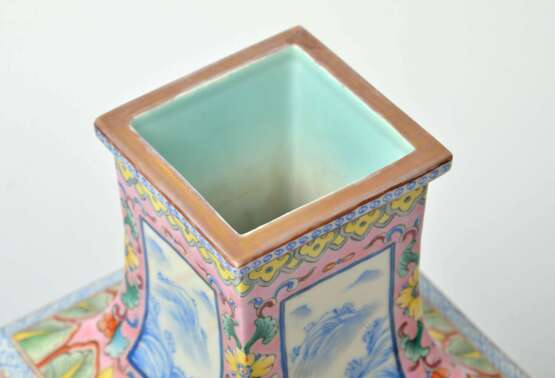 Vase chinois en porcelaine peinte Porcelaine 18th century - photo 3