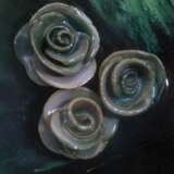 Керамическая тарелка Дама с розами Керамика Mid-20th century г. - фото 7