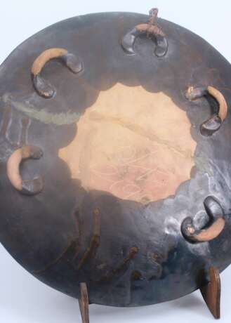 Керамическая тарелка Дама с розами Керамика Mid-20th century г. - фото 11