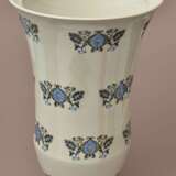 Vase en porcelaine peinte Porcelaine Mid-20th century - photo 1