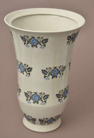 Painted porcelain vase Porcelain Mid-20th century - photo 3