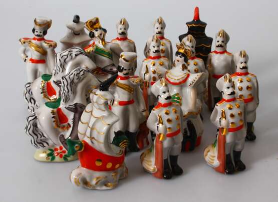 Porcelain chess pieces 32 pcs Porcelain Mid-20th century - photo 13