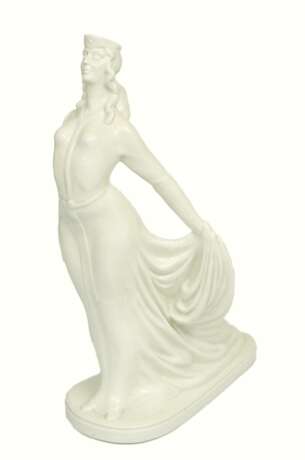 Figurine en porcelaine ``Princesse g&eacute;orgienne Tamara`` Porcelaine Mid-20th century - photo 1