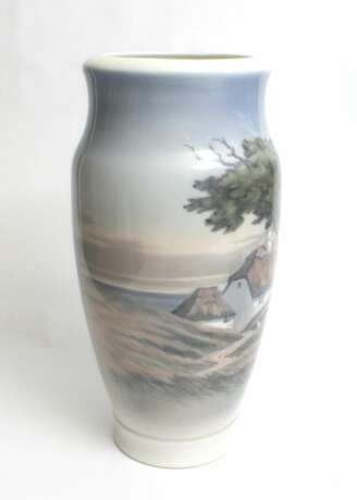 Vase en porcelaine Paysage avec maison Porcelaine Early 20th century - photo 4