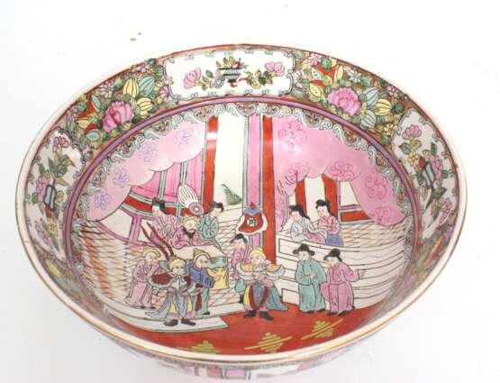 Painted porcelain bowl Porcelain At the turn of 19th -20th century - photo 1