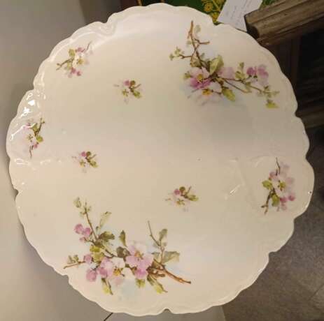Фарфоровая тарелка Розовые цветы Фарфор Mid-19th century г. - фото 1