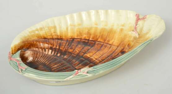 Decorative plate Shell Faience Early 20th century - photo 4