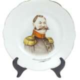 Porcelain plates (3 pcs.) - Policeman Selifan Box Porcelain Early 20th century - photo 3