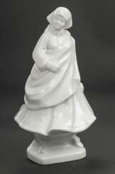 Figurine en porcelaine Femme de m&eacute;nage - Fille en costume folklorique 