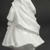 Figurine en porcelaine Femme de m&eacute;nage - Fille en costume folklorique Porcelaine Mid-20th century - photo 2