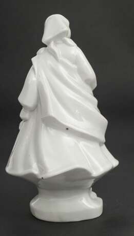 Figurine en porcelaine Femme de m&eacute;nage - Fille en costume folklorique Porcelaine Mid-20th century - photo 2