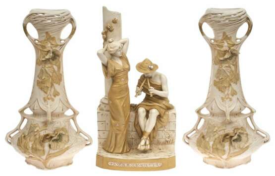 Ensemble de vases de style Art Nouveau (3 pcs.) Porcelaine Early 19th century - photo 1