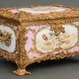 F. Gardner Jewelry box Porcelain At the turn of 19th -20th century - photo 1