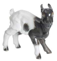 Фарфоровая статуэтка Коза 