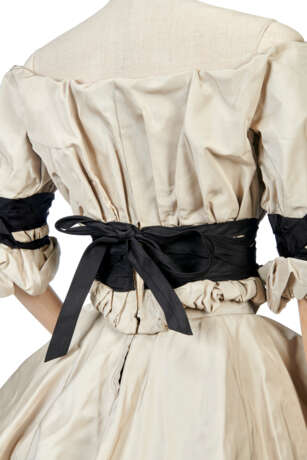VIVIENNE WESTWOOD, `DRESSED TO SCALE` COLLECTION, AUTUMN-WINTER 1998 / 99 - фото 3