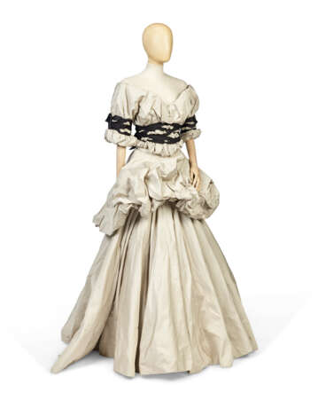 VIVIENNE WESTWOOD, `DRESSED TO SCALE` COLLECTION, AUTUMN-WINTER 1998 / 99 - фото 4
