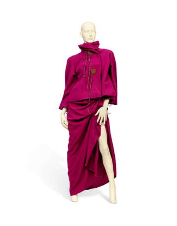 VIVIENNE WESTWOOD, `DRESSED TO SCALE` COLLECTION, SPRING-SUMMER 1998 / 99 - фото 1