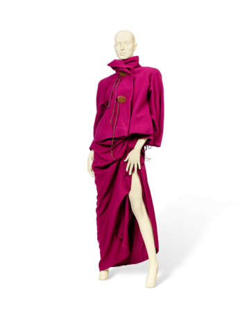 VIVIENNE WESTWOOD, `DRESSED TO SCALE` COLLECTION, SPRING-SUMMER 1998 / 99 - фото 3