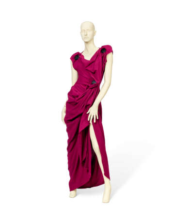 VIVIENNE WESTWOOD, `DRESSED TO SCALE` COLLECTION, SPRING-SUMMER 1998 / 99 - фото 7