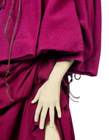 VIVIENNE WESTWOOD, `DRESSED TO SCALE` COLLECTION, SPRING-SUMMER 1998 / 99 - фото 14