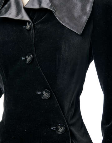 VIVIENNE WESTWOOD, `STORM IN A TEACUP` COLLECTION, AUTUMN-WINTER 1996 / 97 - фото 11