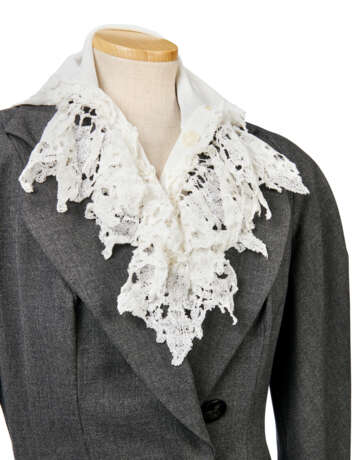 VIVIENNE WESTWOOD, `VIVE LA COCOTTE` COLLECTION, AUTUMN-WINTER 1995 / 96 - photo 8