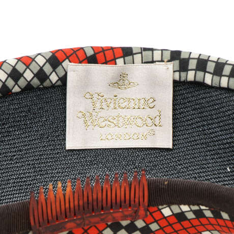 VIVIENNE WESTWOOD, `VIVE LA BAGATELLE` COLLECTION, SPRING-SUMMER 1997 - фото 7