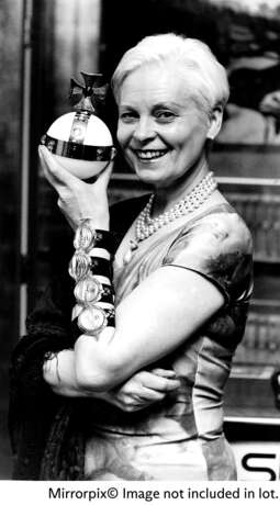 VIVIENNE WESTWOOD, `PORTRAIT` COLLECTION, AUTUMN-WINTER 1990 / 91 - фото 4