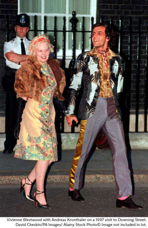 VIVIENNE WESTWOOD, `LES FEMMES` COLLECTION, SPRING-SUMMER 1996 - фото 11