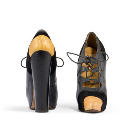 VIVIENNE WESTWOOD, `VIVE LA COCOTTE` COLLECTION, AUTUMN-WINTER 1995 / 96 - фото 4