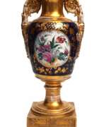 Porcelaine. Vase en porcelaine de style Empire 