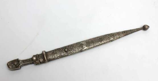 Серебряная кортика с серебряной ручкой и безелем Серебро Early 20th century г. - фото 1
