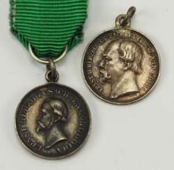Sachsen-Coburg-Gotha: Medaille für Kunst und Wissenschaft, Ernst II., 2 Miniaturen.
