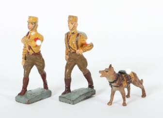 2 SA Soldaten mit Hund Lineol und Elastolin, 7,5-cm-Serie, S…