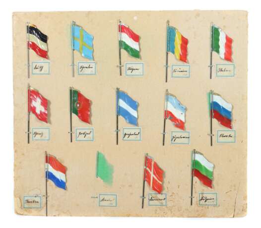 Mustertafel mit Blechflaggen Hausser, Vorkrieg, auf Karton o… - Foto 1