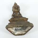Sitzender Buddha Burma, 19. Jh., Bronze gefüllt, ornamentier… - Foto 2