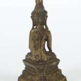 Sitzender Buddha Burma, 19. Jh., Bronze gefüllt, ornamentier… - фото 3