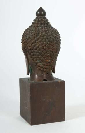 Buddhakopf China, 19./20. Jh., Bronze patiniert, Fragment ei… - photo 2