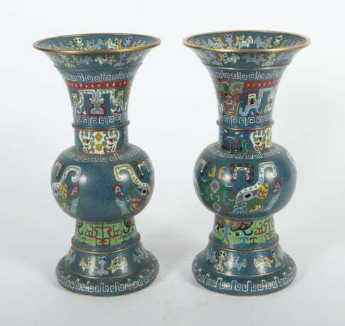 Jingtailan-Vasenpaar China, 1. Hälfte 20. Jh., Cloisonné, Me… - photo 3