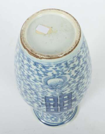 Vase im Blau-weiß-Dekor China, um 1900, Porzellan, balusterf… - Foto 3