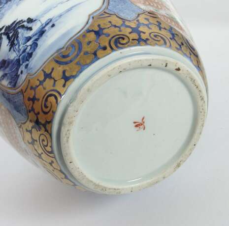 Paar Vasen mit polychromer Malerei China, wohl 20. Jh., Porz… - photo 3