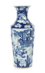 Vase mit Blaumalerei China, 19./20. Jh., Porzellan glasiert,…