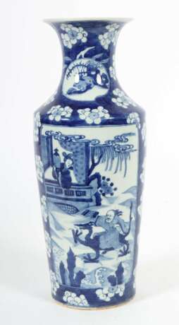 Vase mit Blaumalerei China, 19./20. Jh., Porzellan glasiert,… - фото 3