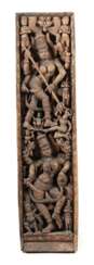 Figurenpaneel mit weiblicher, mehrarmiger Gottheit Indien, 1…